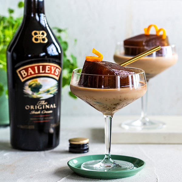 Baileys on the Coffee Rocks - Baileys mit Kaffeeeiswürfeln